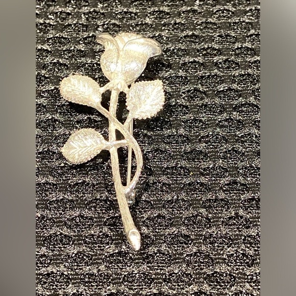 Rose Stem Brooch Silver Tone Pin Textured Mesh Bud Petals Unisex - Picture 11 of 11